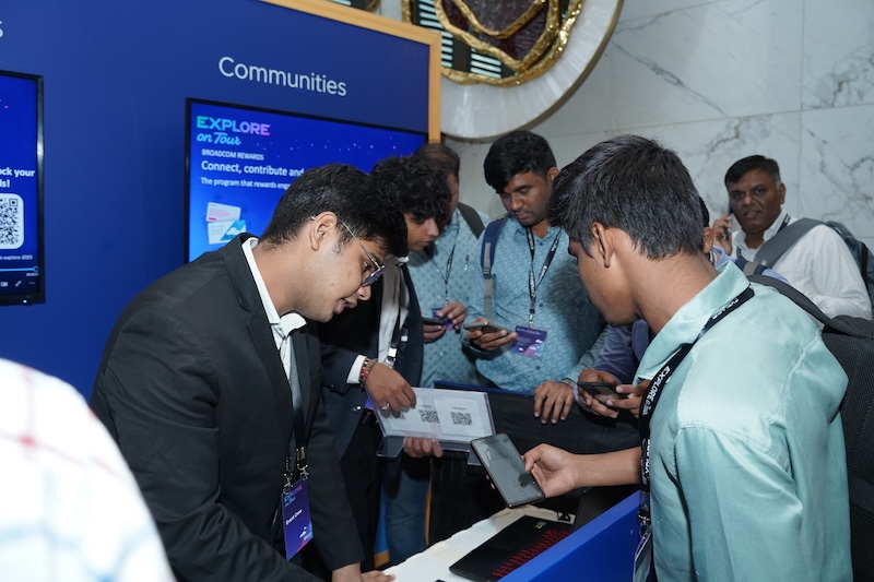 Attendees at Explore on Tour in Mumbai at registration