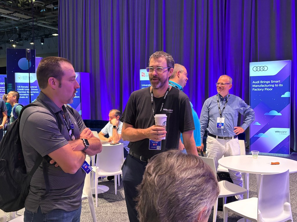 vExpert gathering in the Community Lounge at VMware Explore