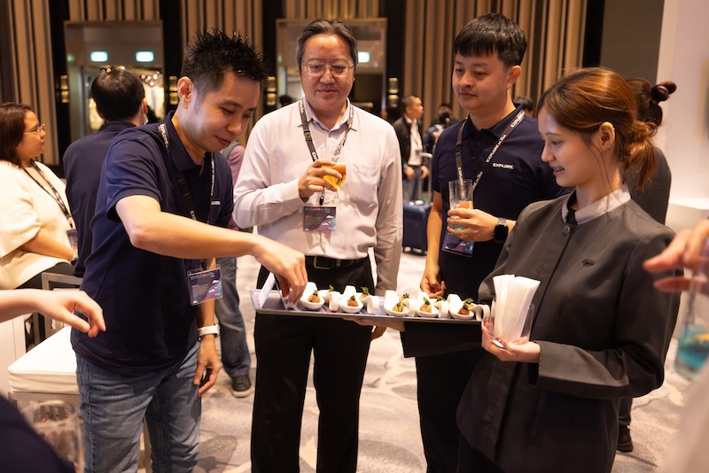 Attendees networking at VMware Explore on Tour in Singapore